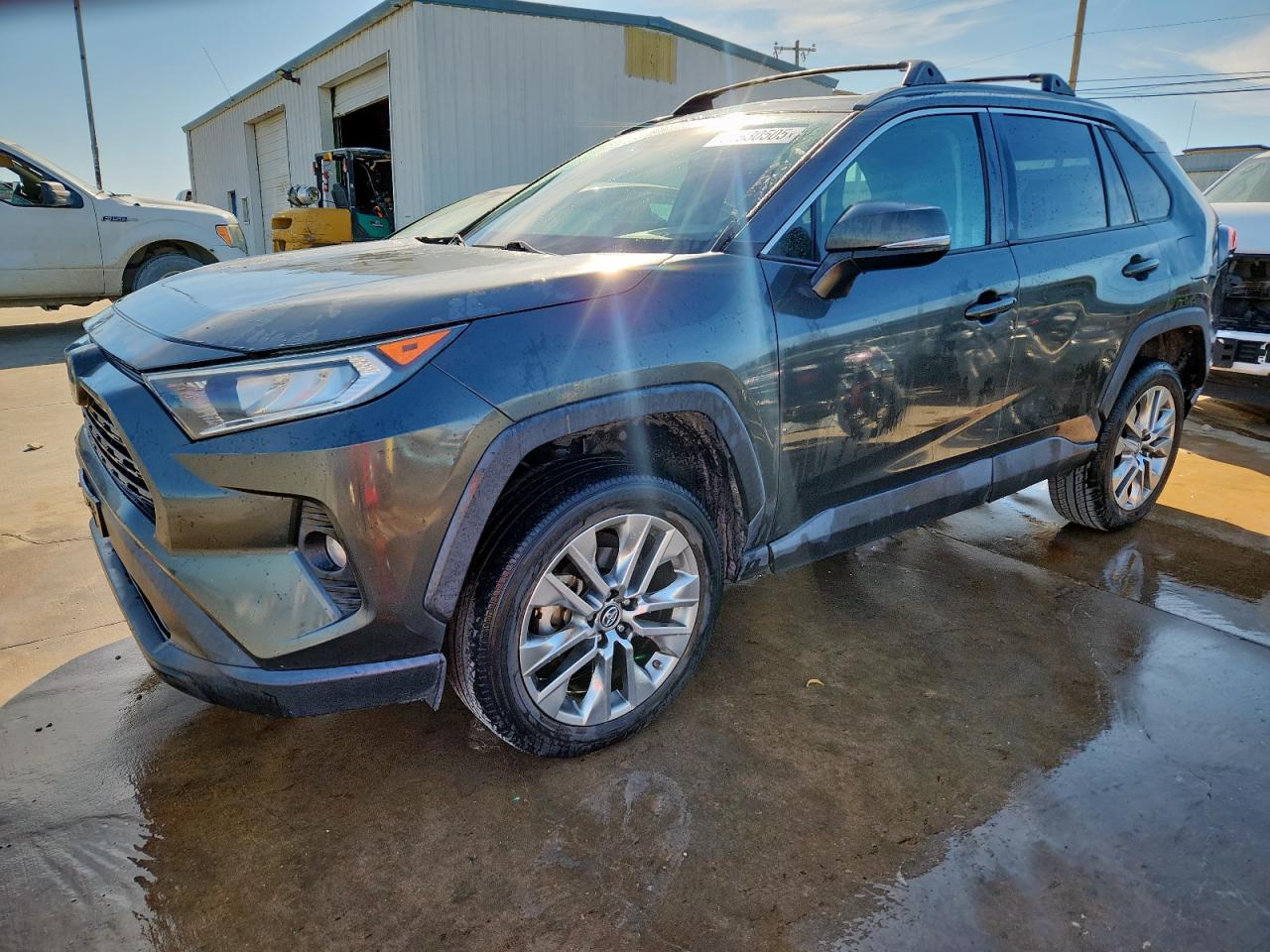 TOYOTA RAV4 XLE PREMIUM