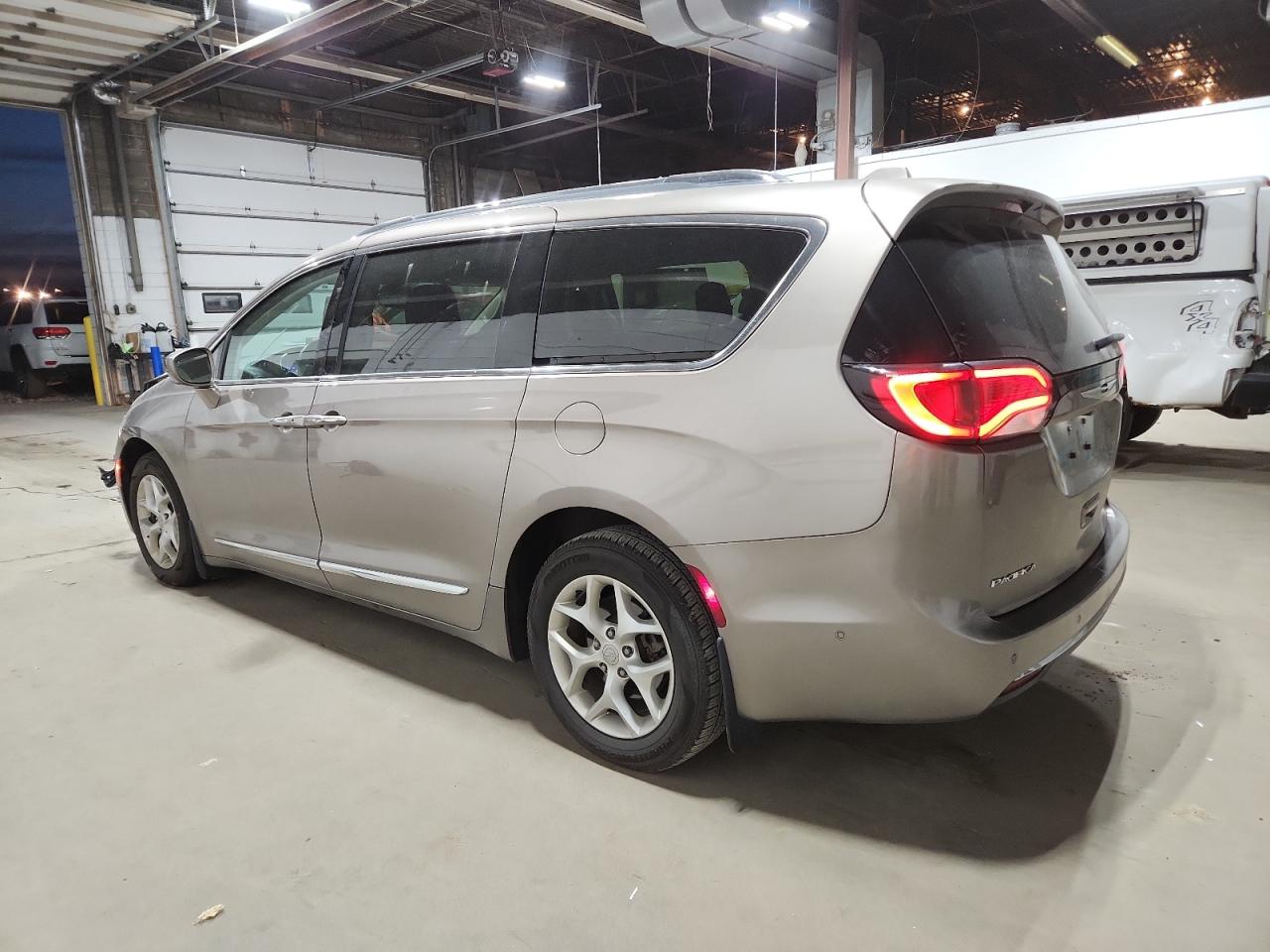 CHRYSLER PACIFICA TOURING L PLUS