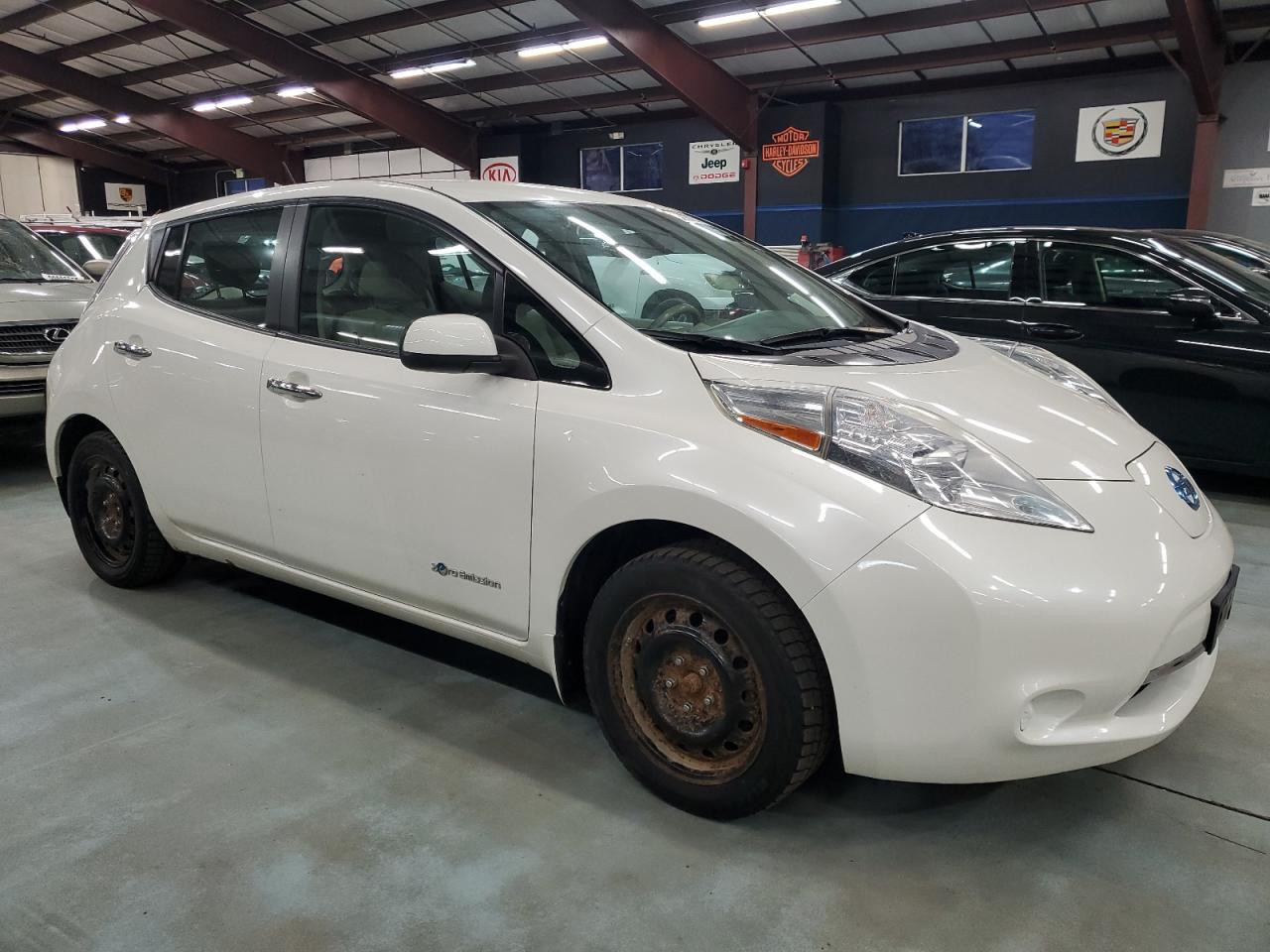 NISSAN LEAF S