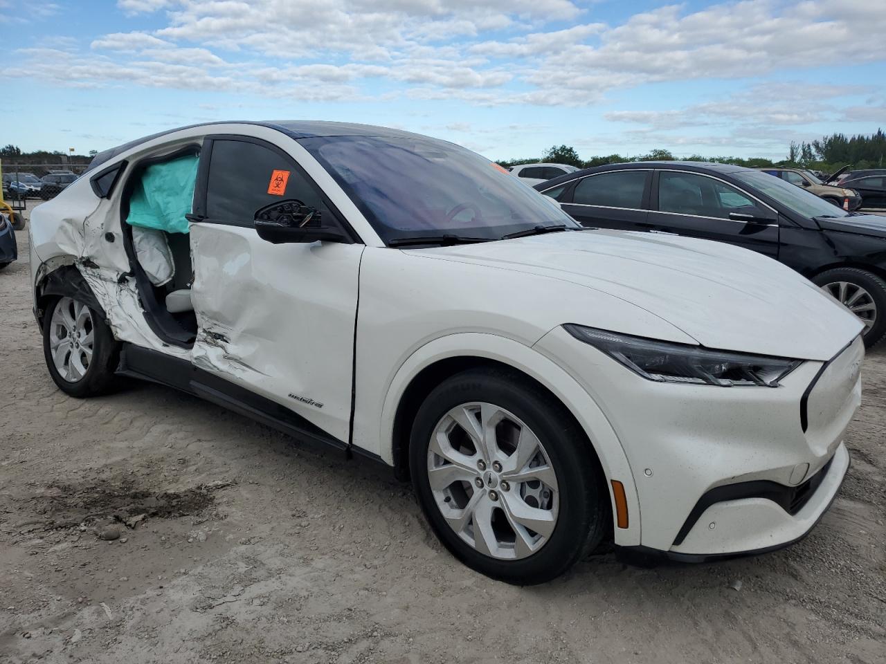 FORD MUSTANG PREMIUM