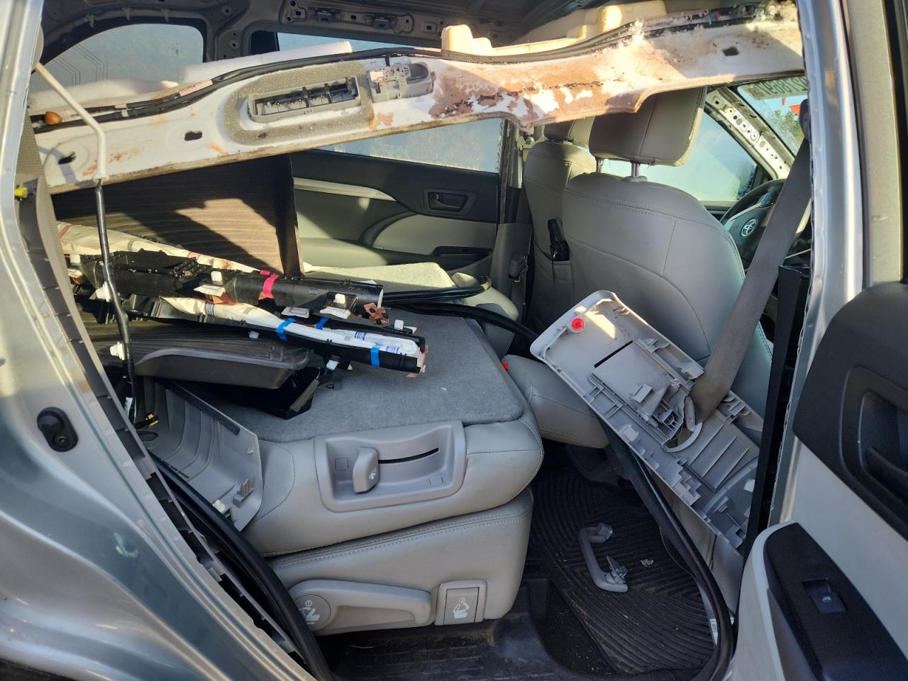 TOYOTA HIGHLANDER LE