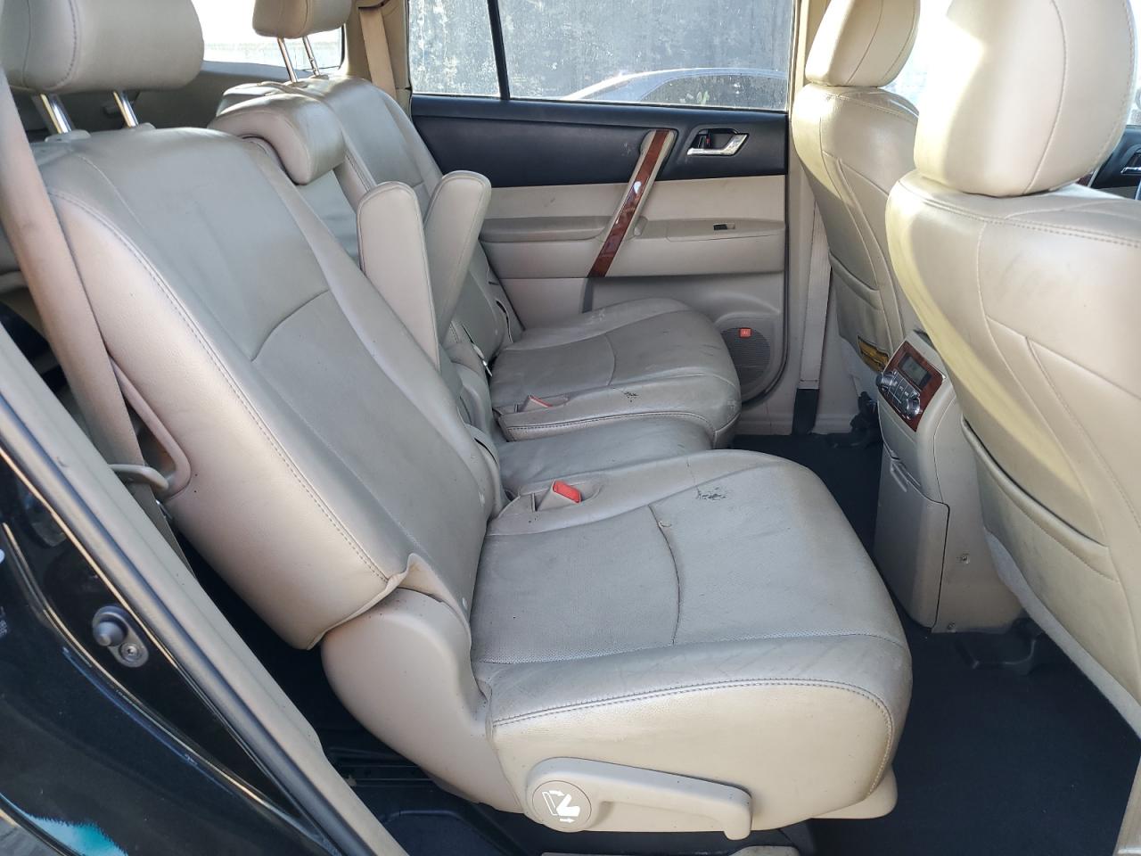 TOYOTA HIGHLANDER LIMITED