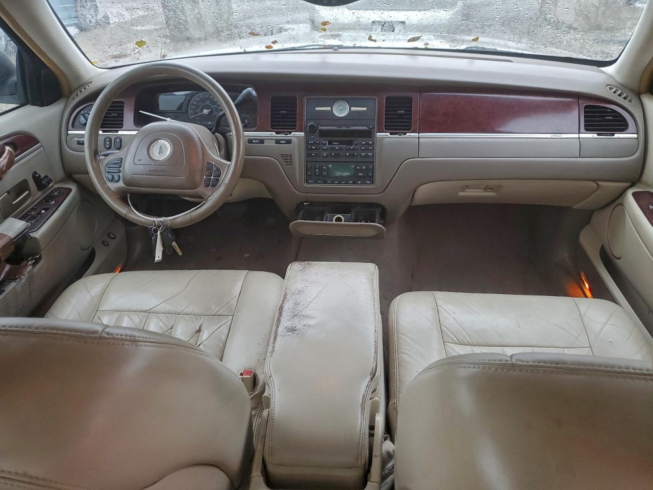 Lot #3296702738 2004 LINCOLN TOWN CAR E