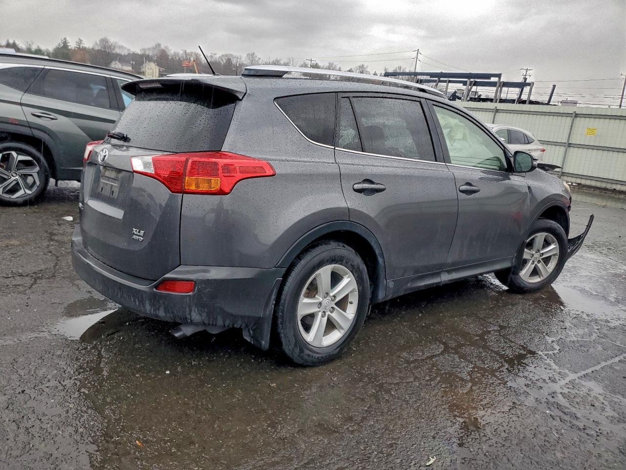 TOYOTA RAV4 XLE