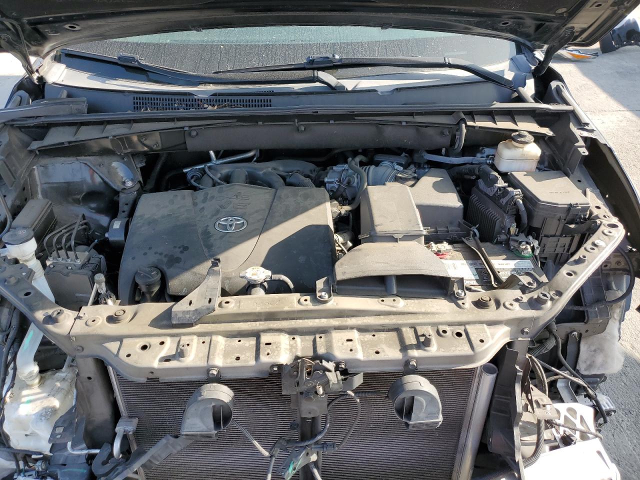 TOYOTA HIGHLANDER LE