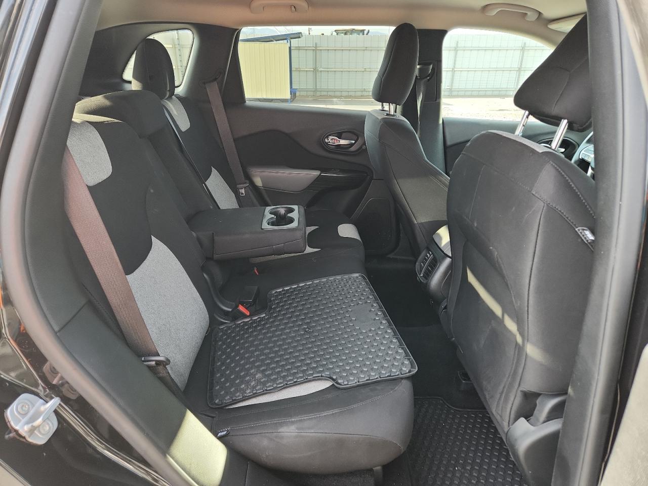 JEEP GRAND CHEROKEE LATITUDE