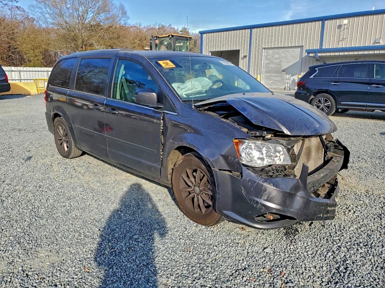 Lot #3301860978 2017 DODGE GRAND CARA