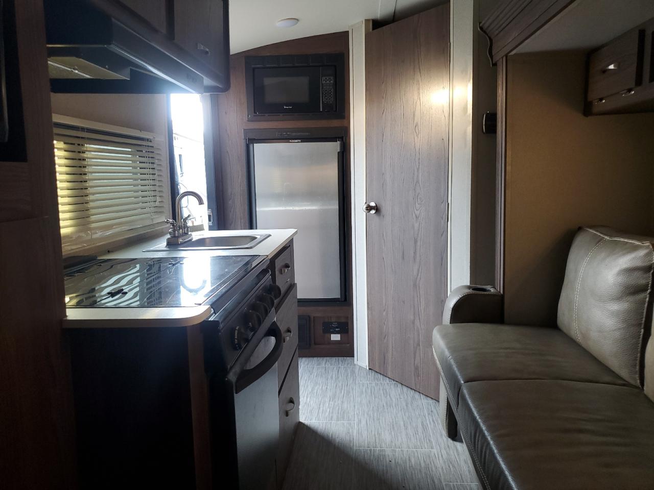 Lot #3302811916 2018 FLAGSTAFF/FOREST RIVER CLASSIC SE