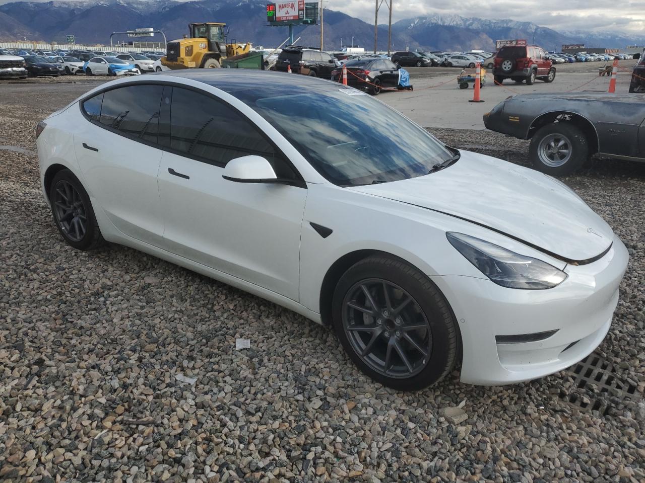 TESLA MODEL 3