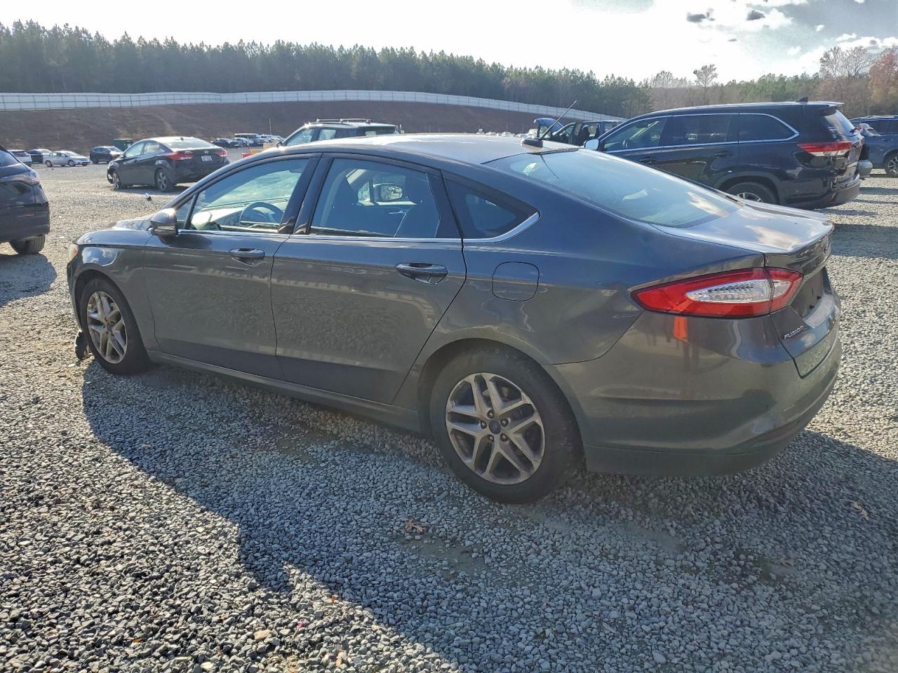 FORD FUSION SE