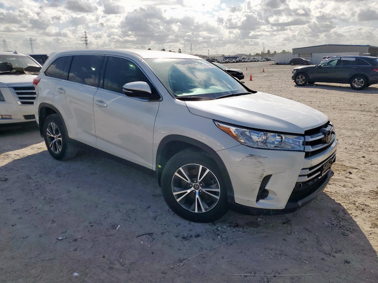 TOYOTA HIGHLANDER LE