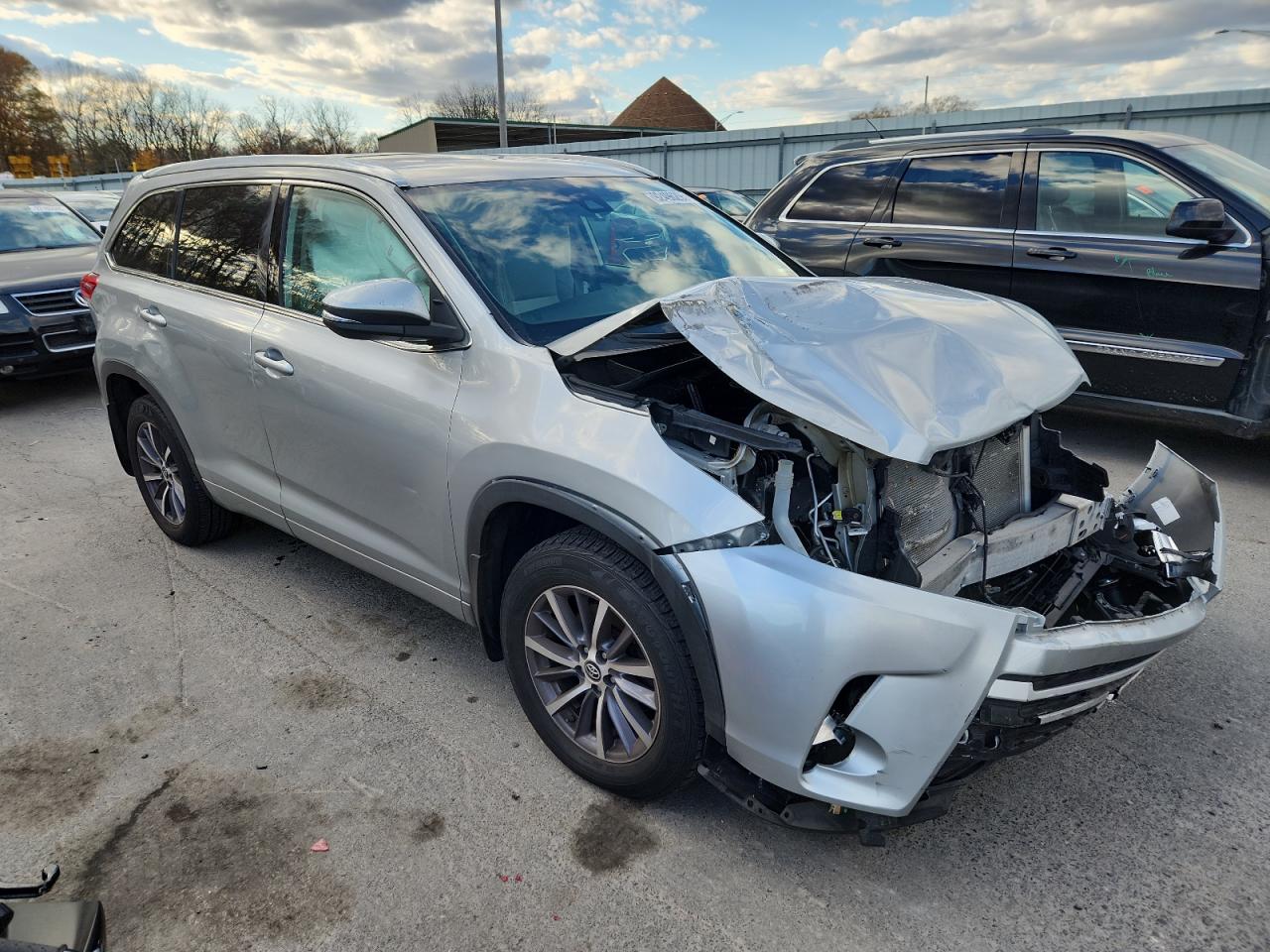 TOYOTA HIGHLANDER SE