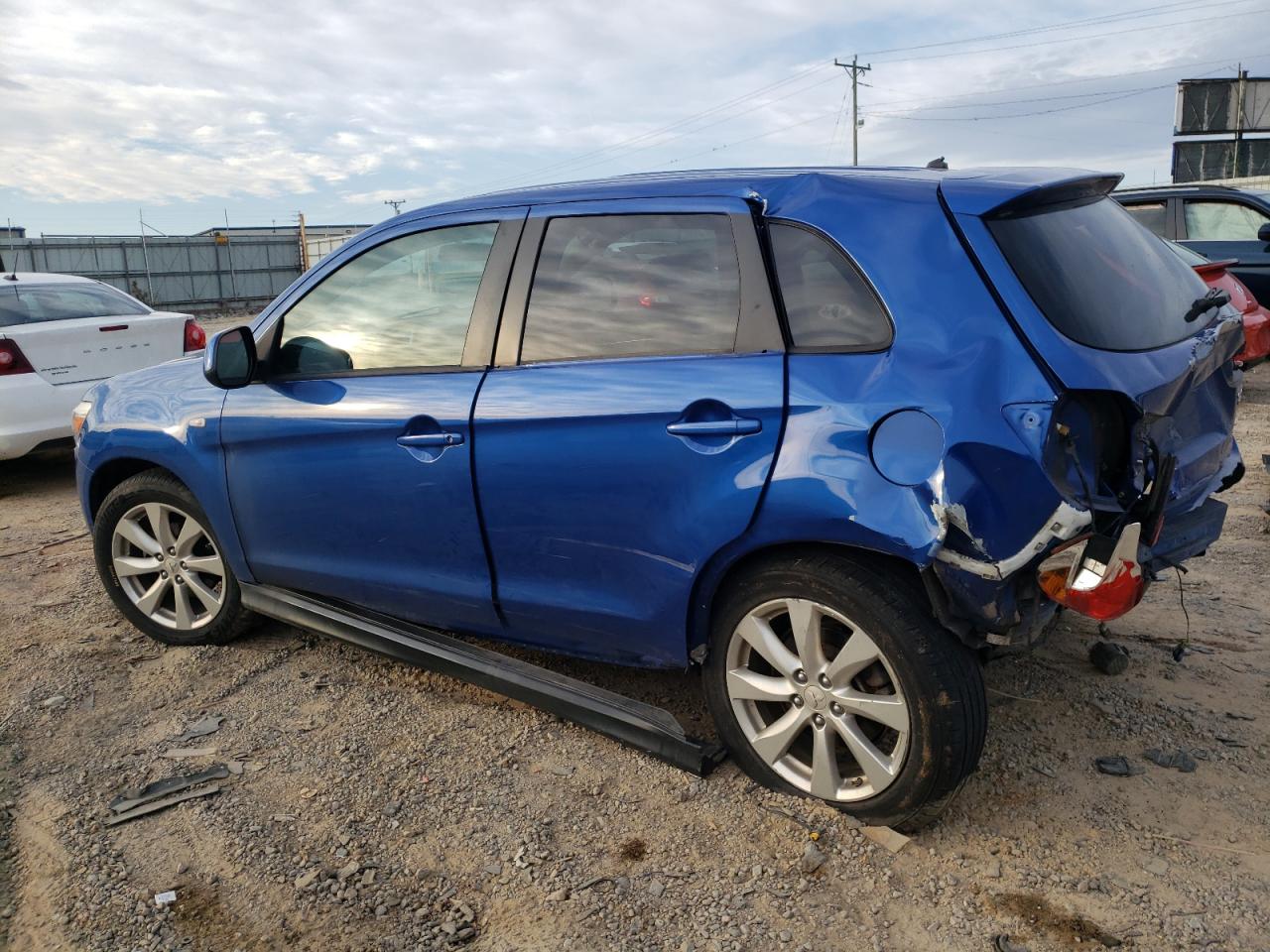 MITSUBISHI OUTLANDER ES