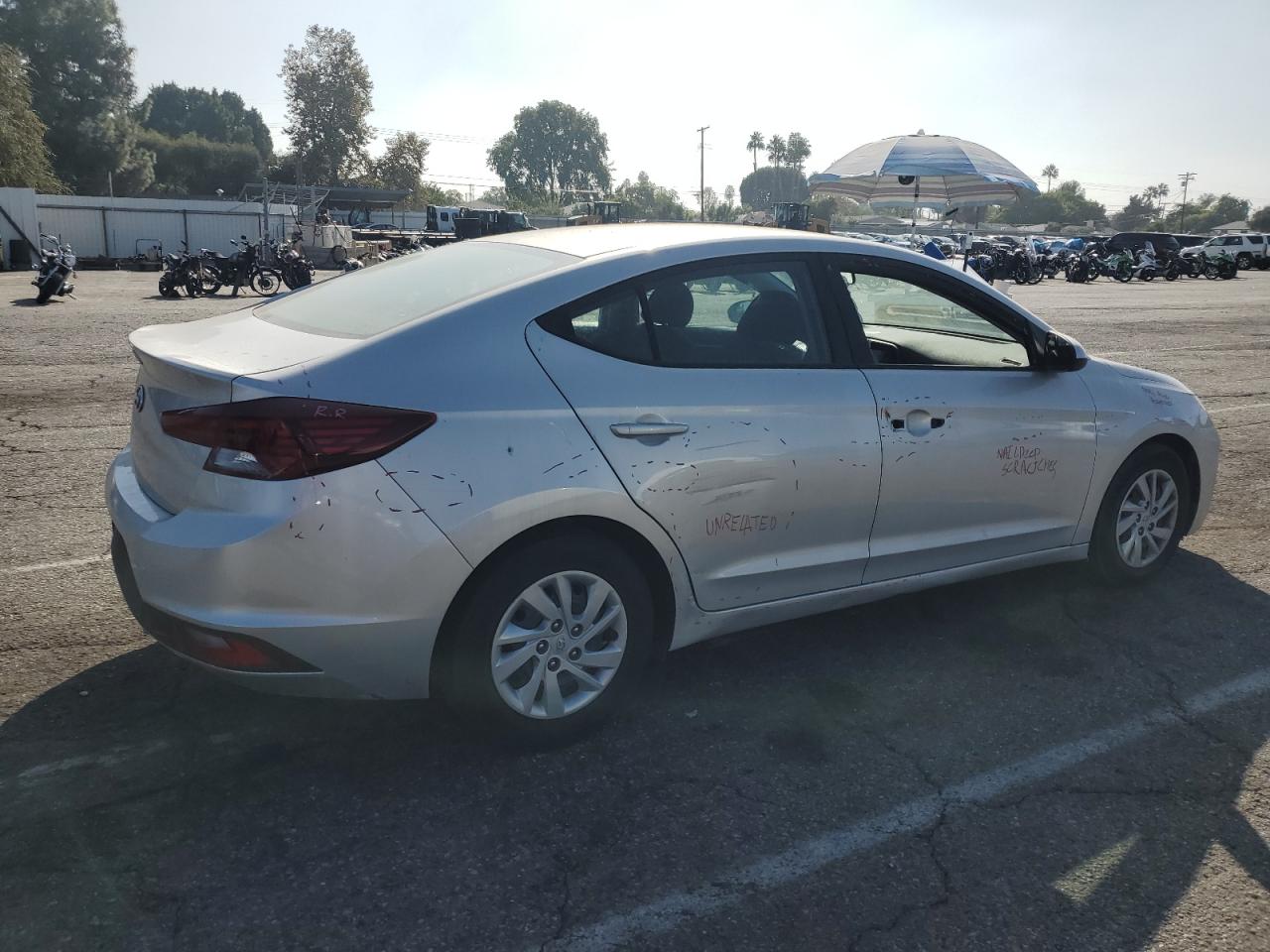 HYUNDAI ELANTRA SE
