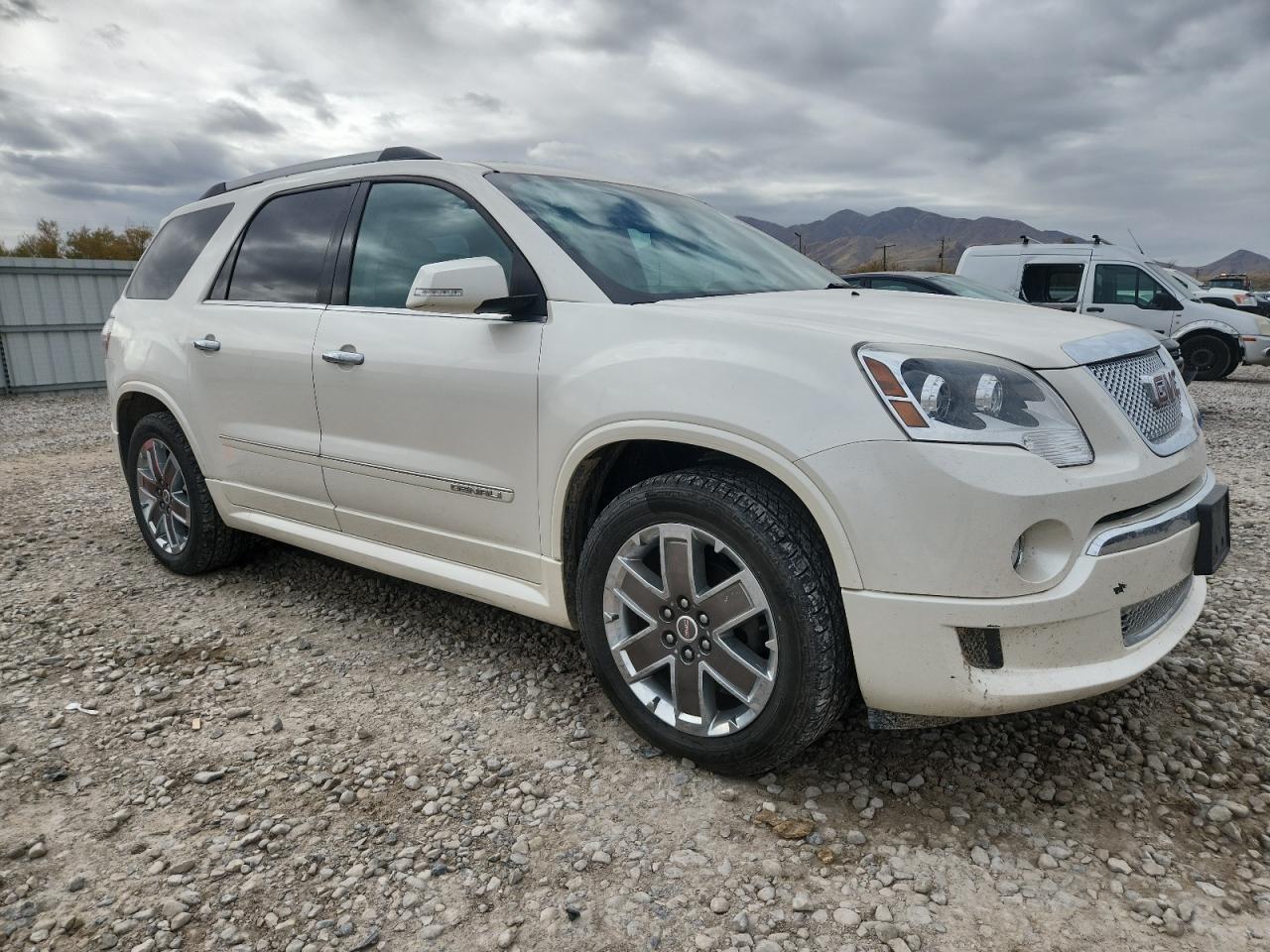 GMC ACADIA DENALI