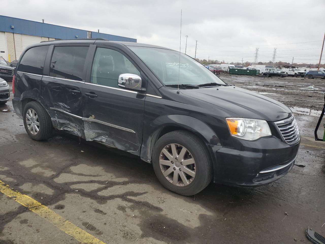 CHRYSLER TOWN & COUNTRY TOURING L