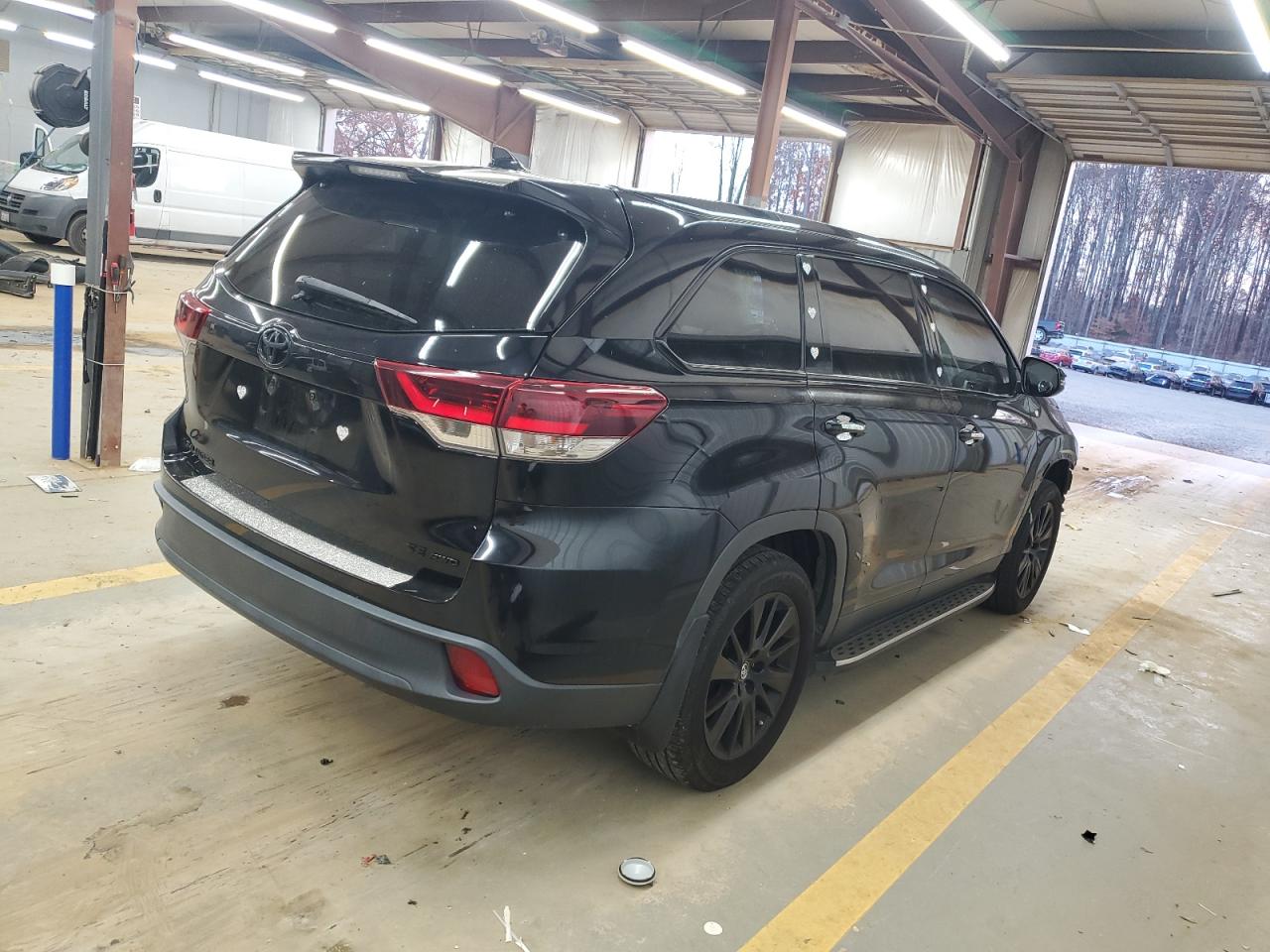 TOYOTA HIGHLANDER SE