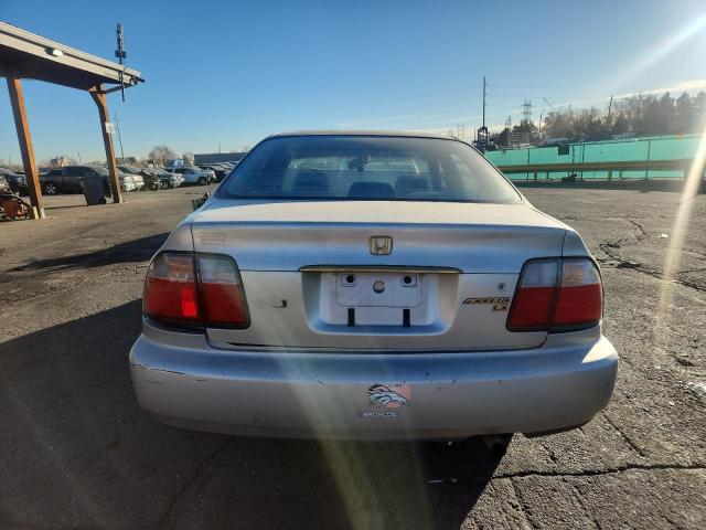 1996 HONDA ACCORD LX #3298255042