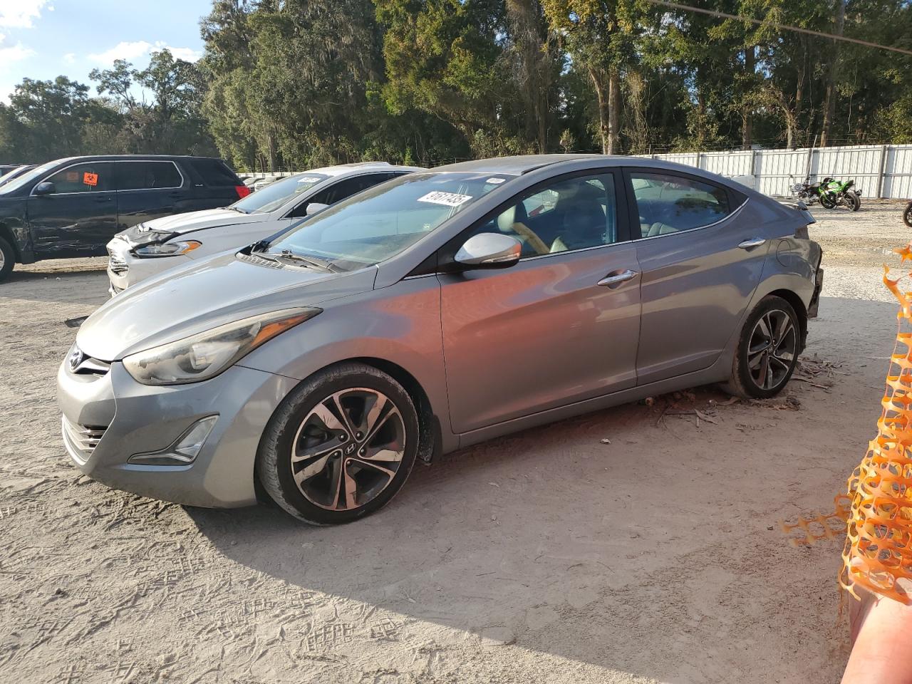 HYUNDAI ELANTRA SE