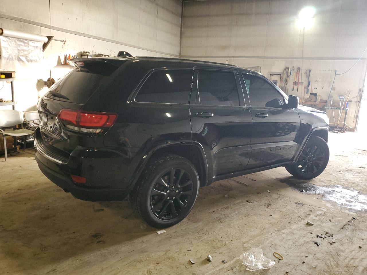JEEP GRAND CHEROKEE LAREDO