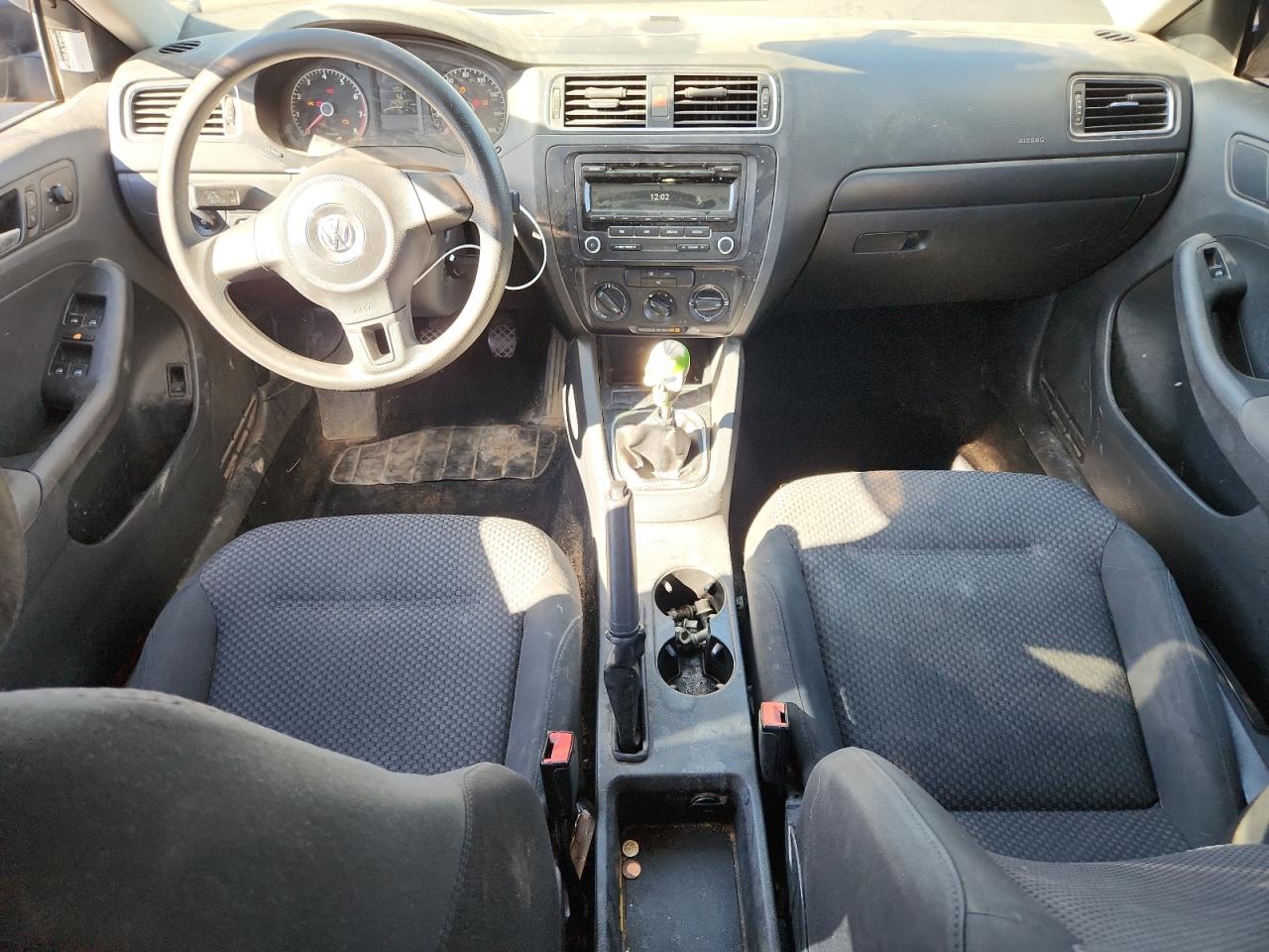 VOLKSWAGEN JETTA BASE