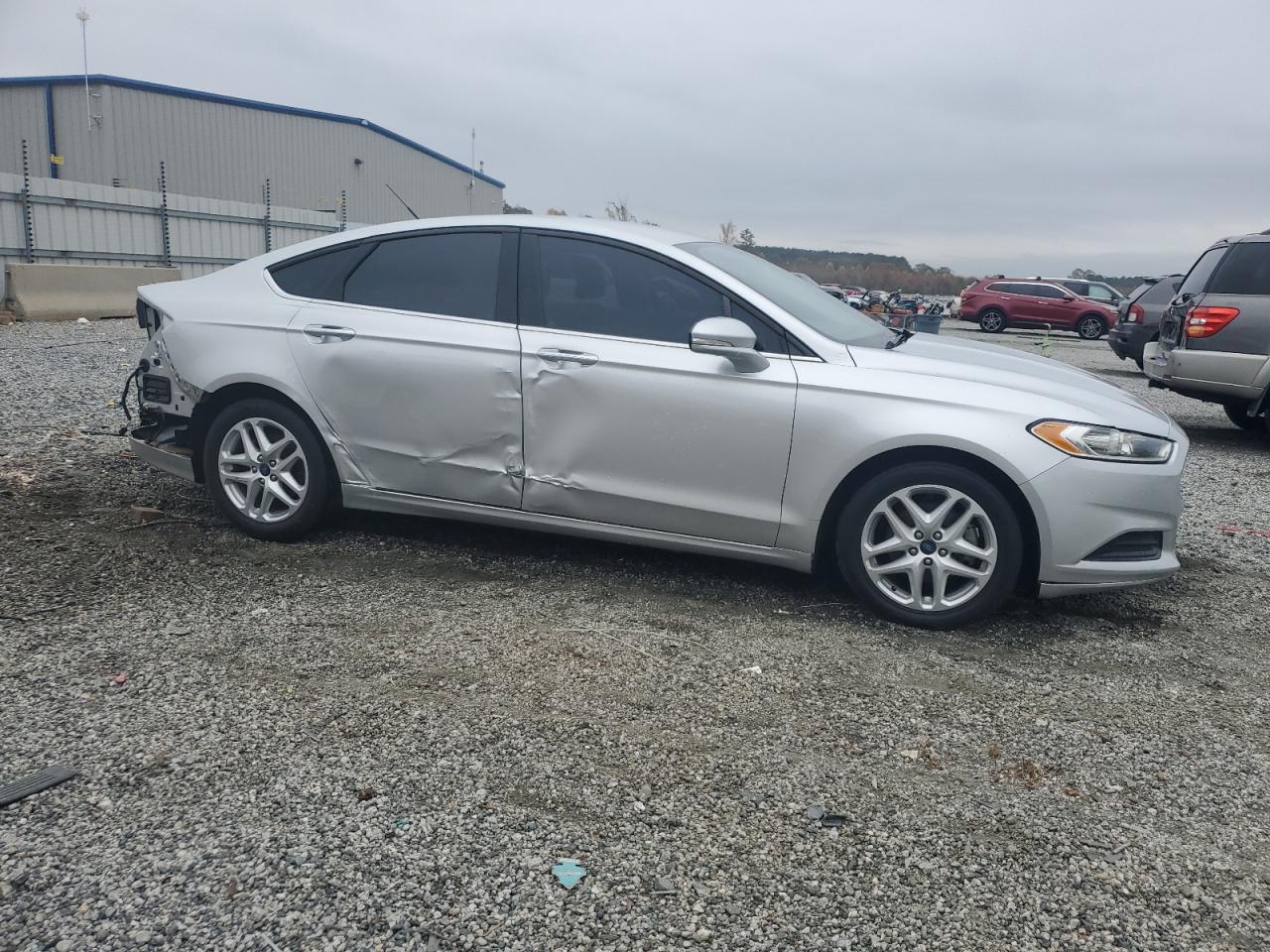 FORD FUSION SE