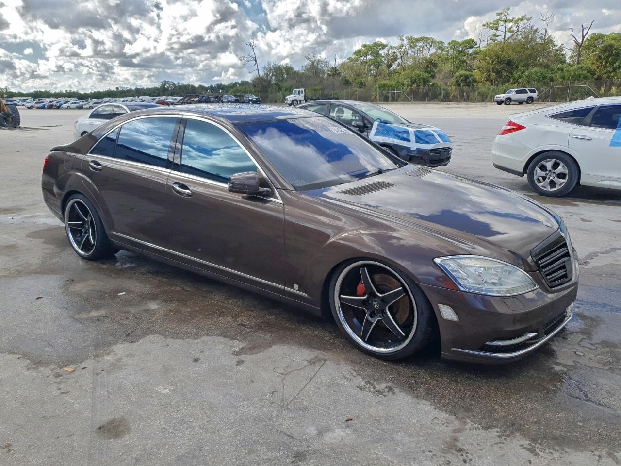 MERCEDES-BENZ S-CLASS 550