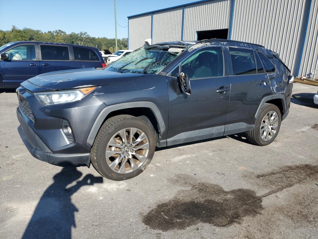 TOYOTA RAV4 XLE PREMIUM