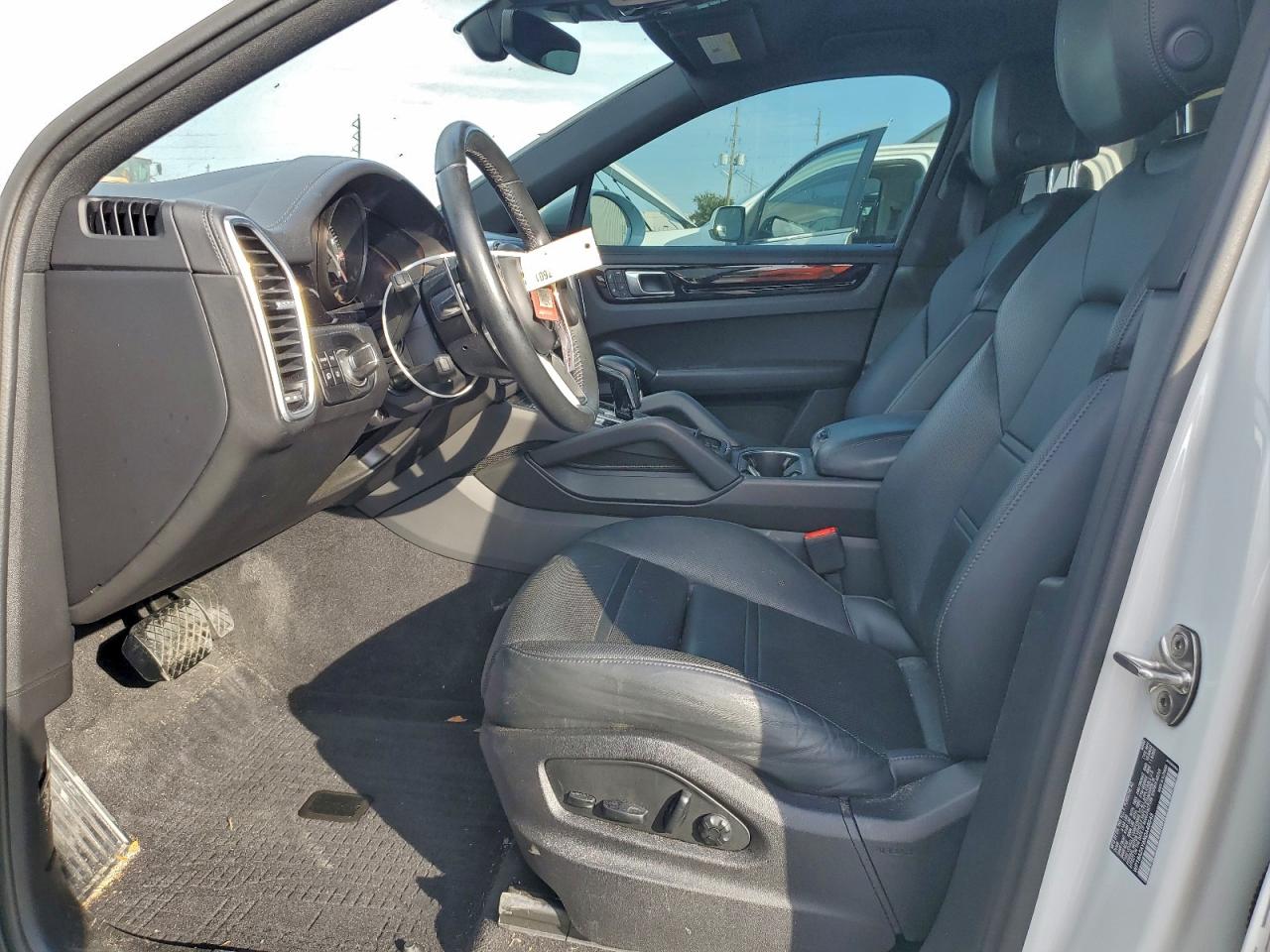 Lot #3302735060 2022 PORSCHE CAYENNE CO