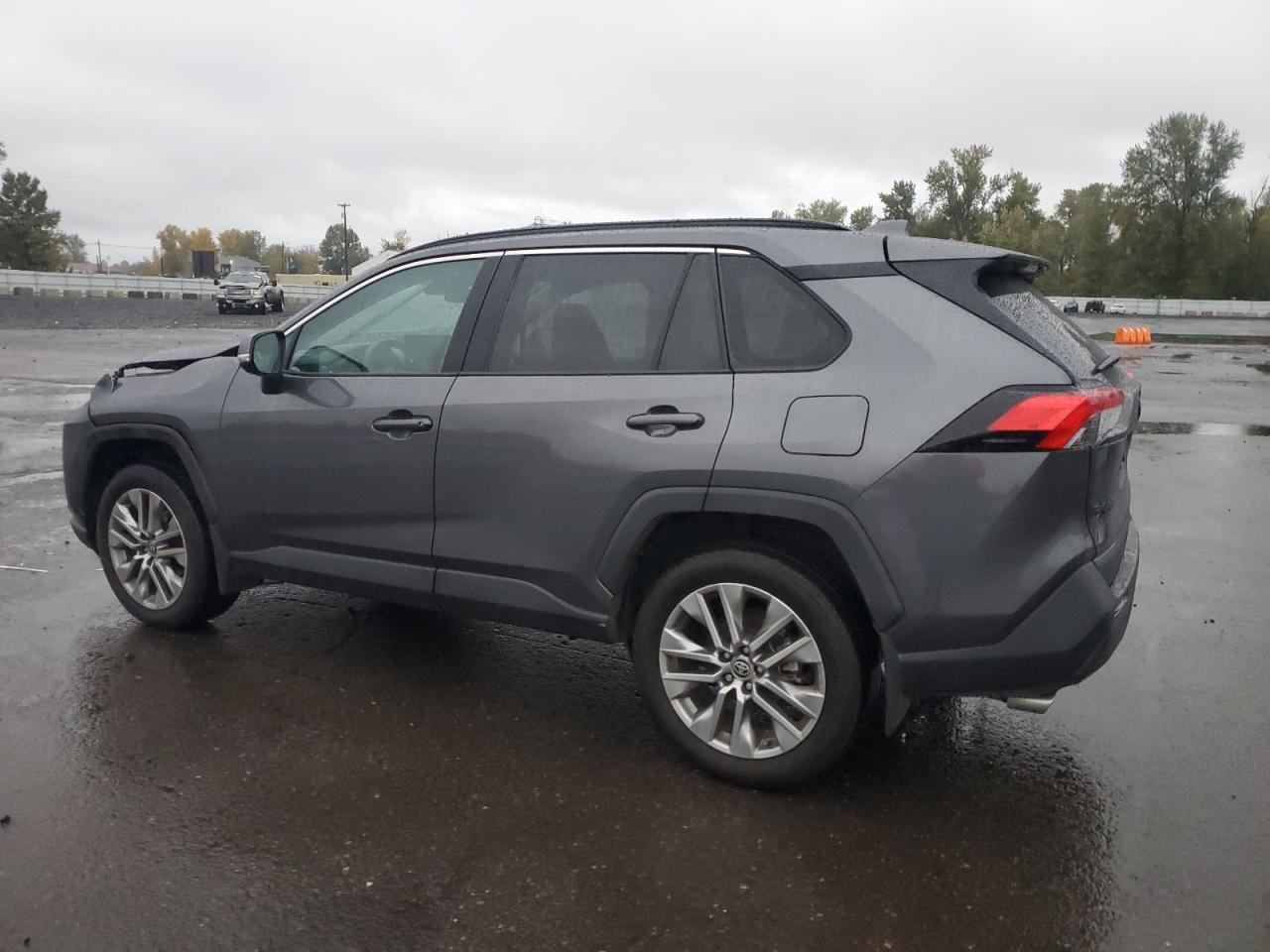 TOYOTA RAV4 XLE PREMIUM