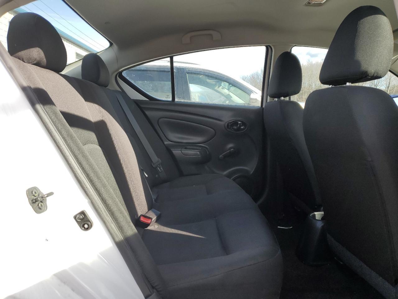 NISSAN VERSA S