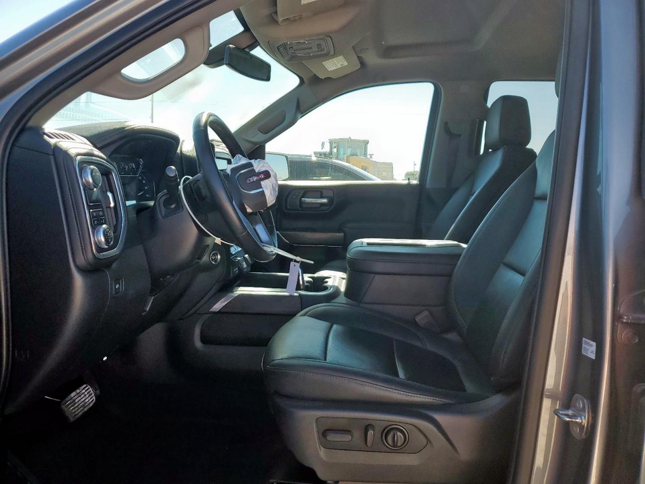 GMC SIERRA C1500 SLT