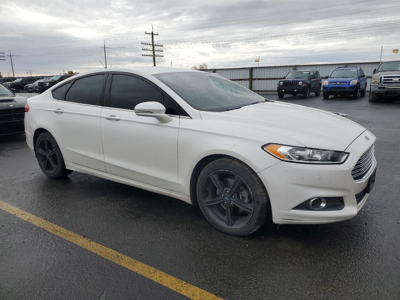 FORD FUSION SE