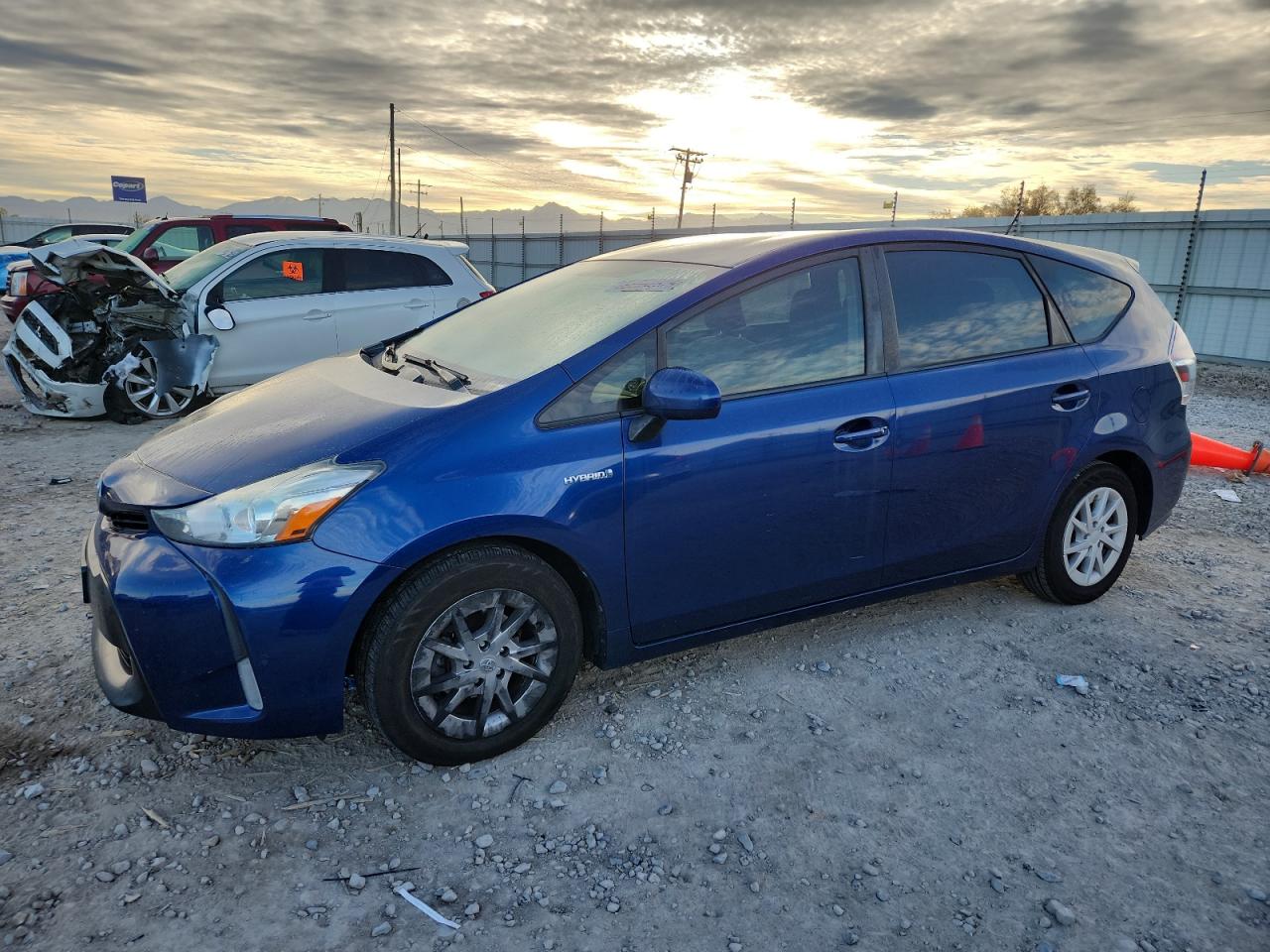 TOYOTA PRIUS V
