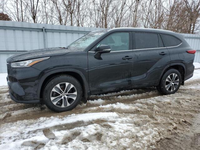 TOYOTA HIGHLANDER