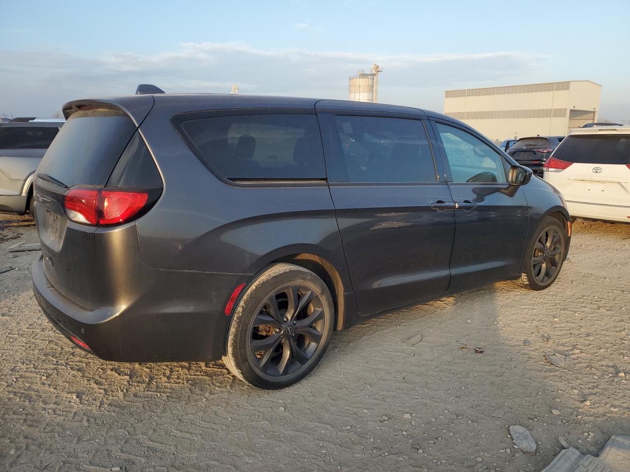 CHRYSLER PACIFICA TOURING PLUS