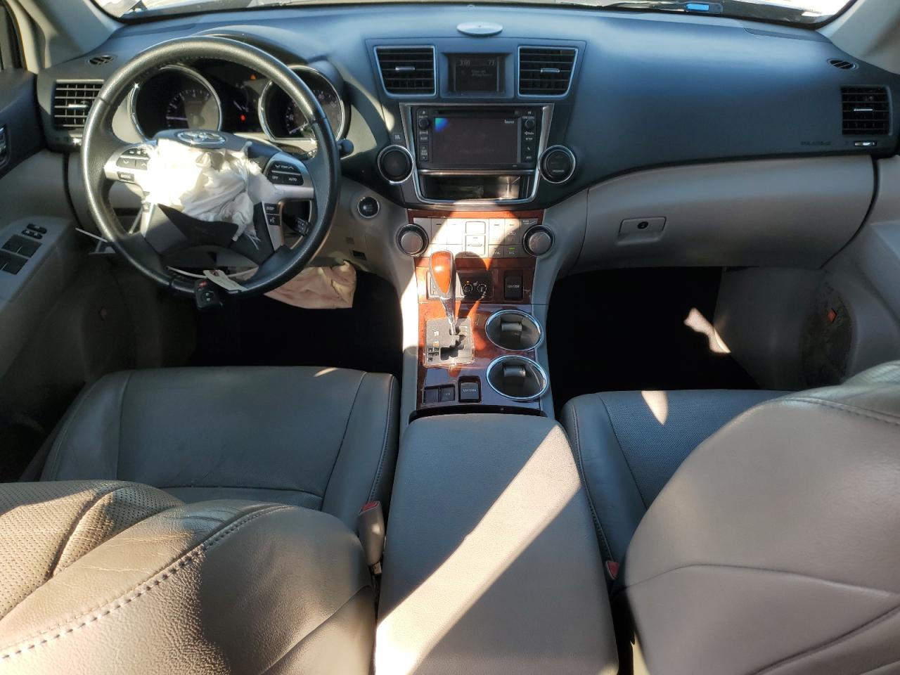 TOYOTA HIGHLANDER LIMITED