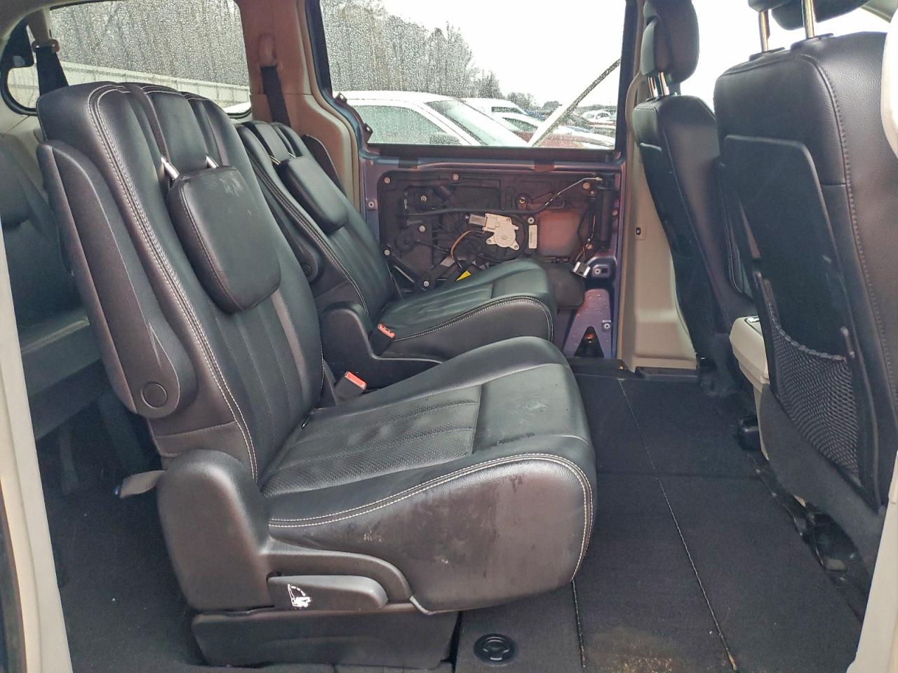 CHRYSLER TOWN & COUNTRY TOURING