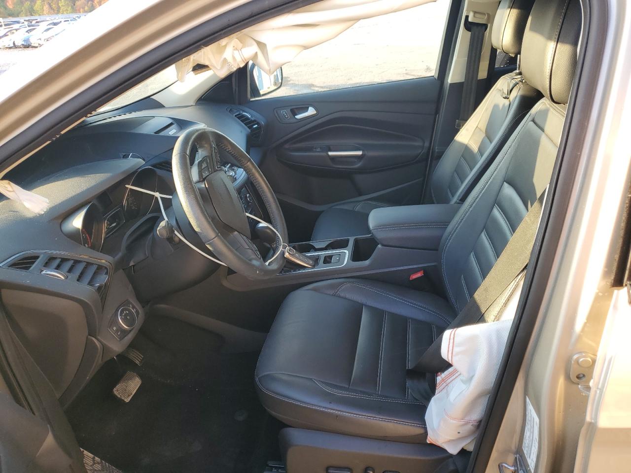 FORD ESCAPE TITANIUM