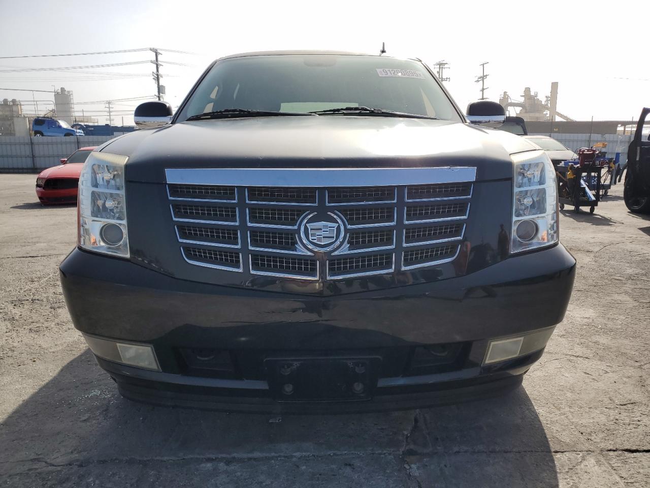 CADILLAC ESCALADE PREMIUM