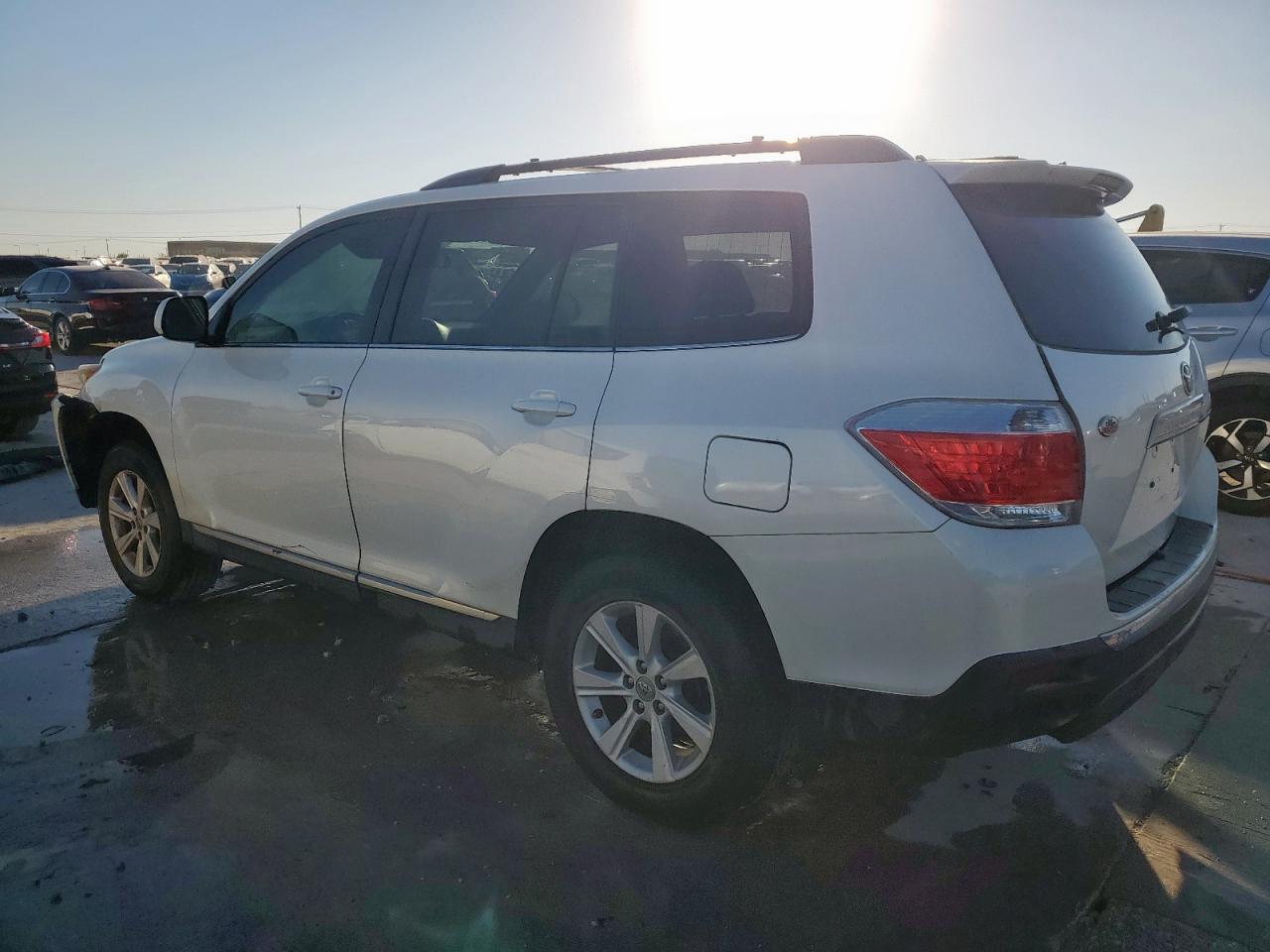 TOYOTA HIGHLANDER BASE