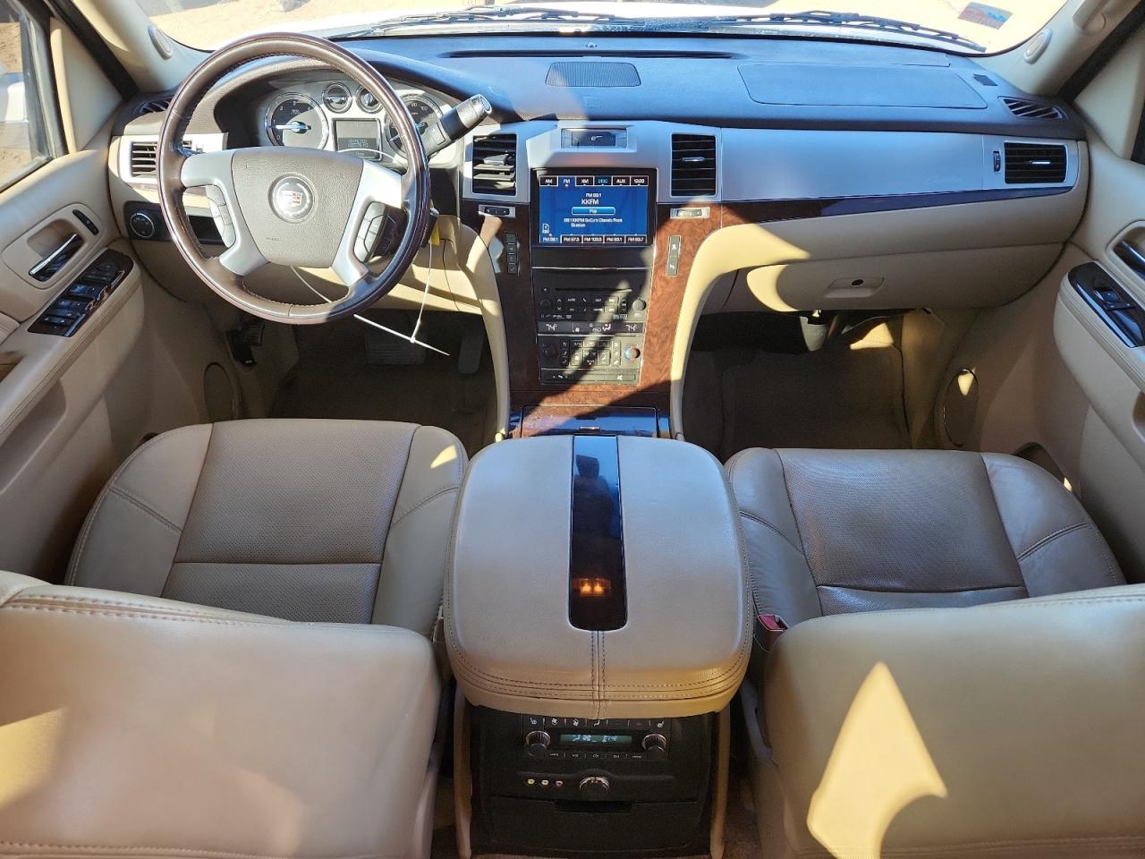 CADILLAC ESCALADE PREMIUM