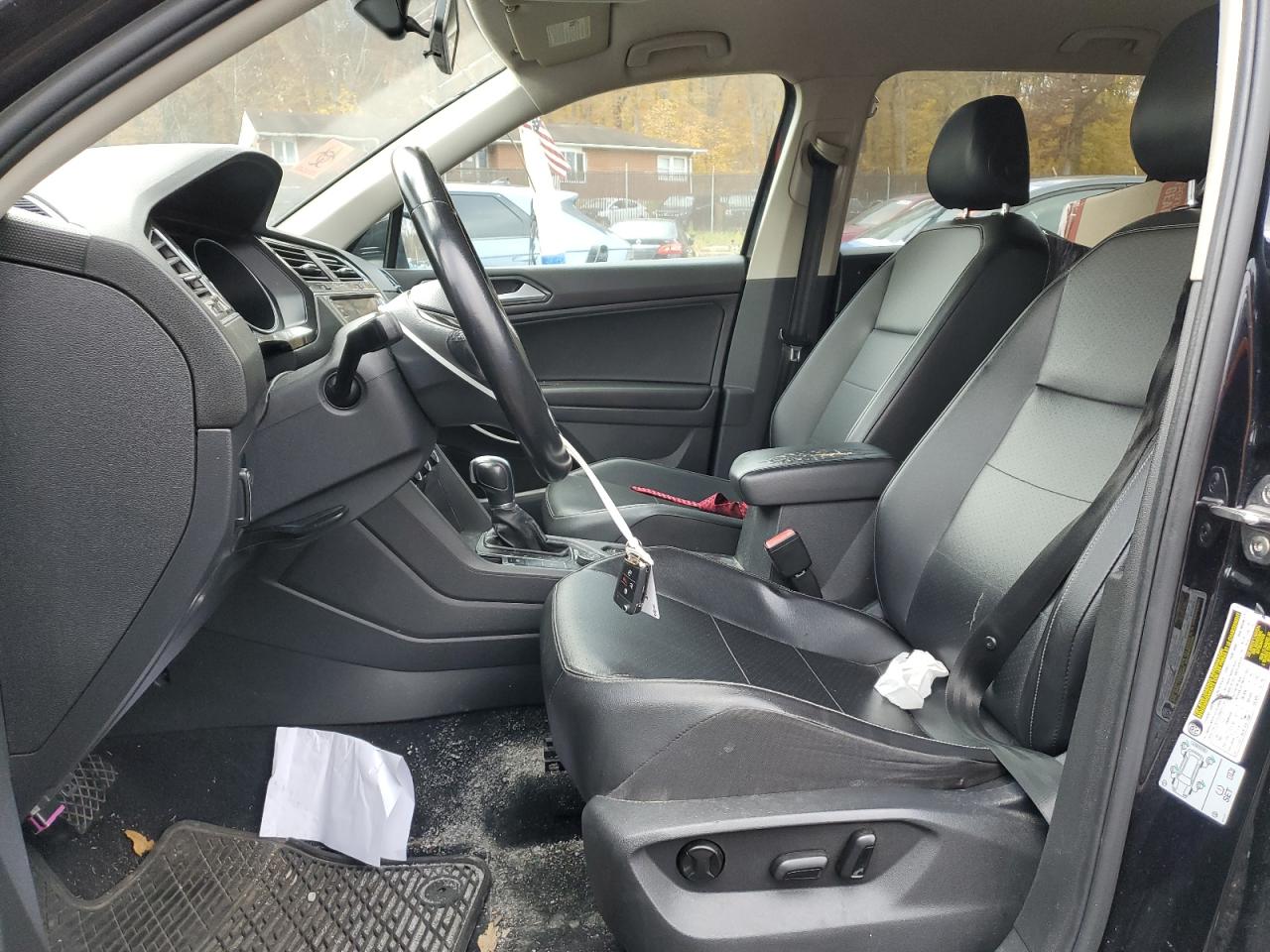 VOLKSWAGEN TIGUAN SE