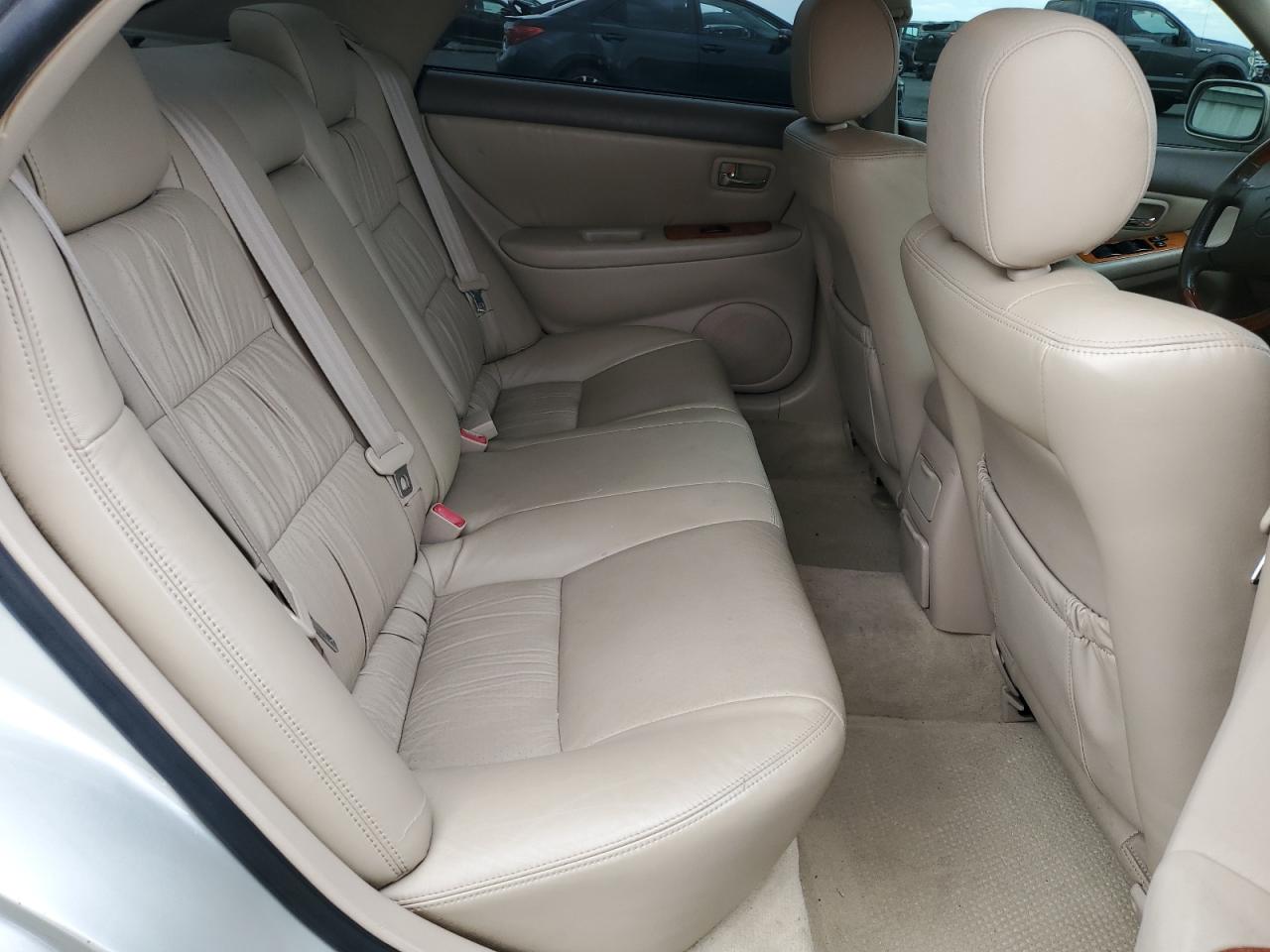 Lexus Es 300 Image 10