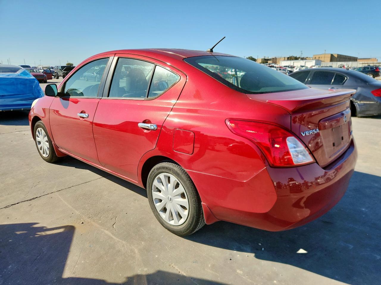 NISSAN VERSA S