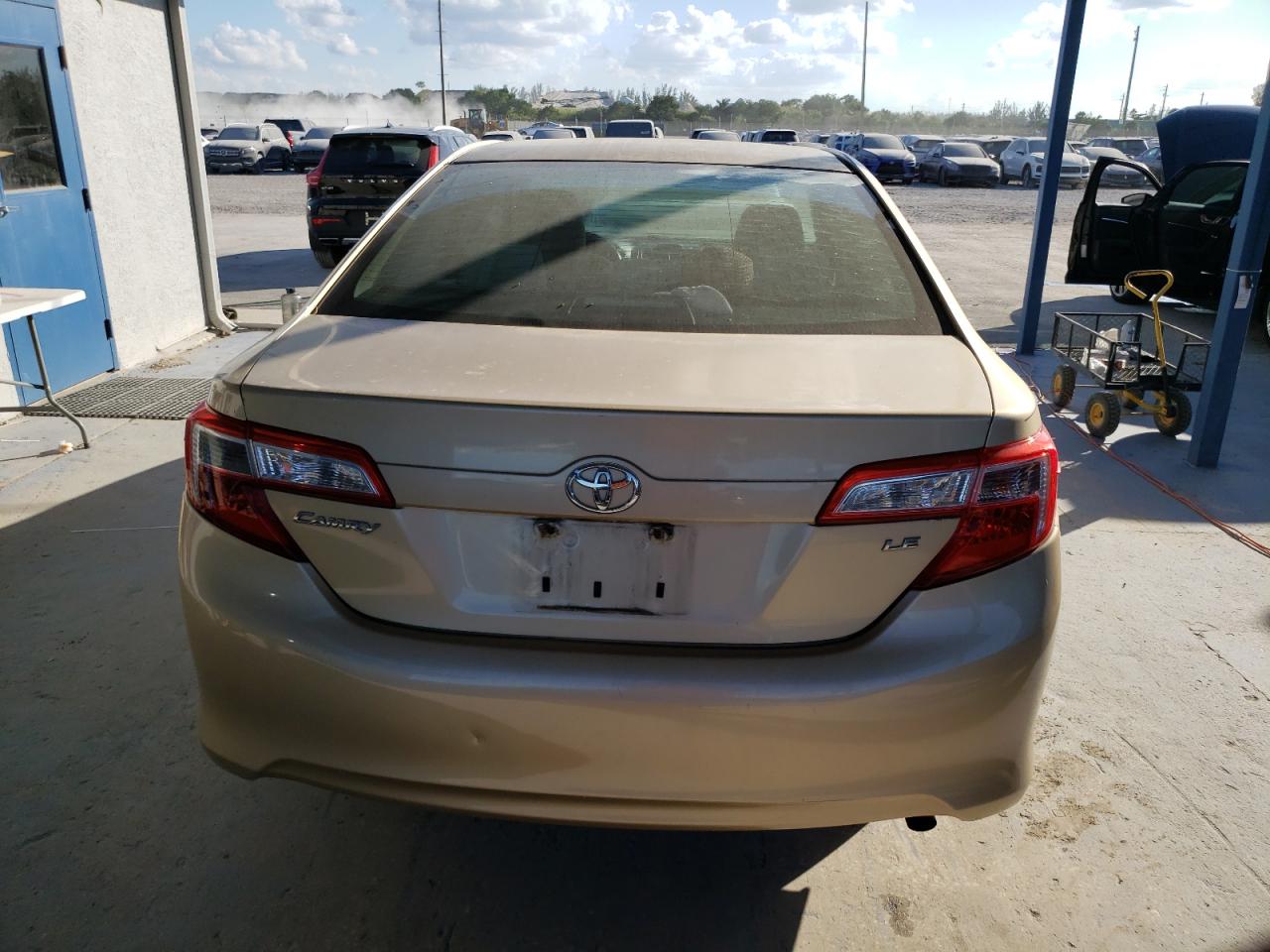 TOYOTA CAMRY BASE