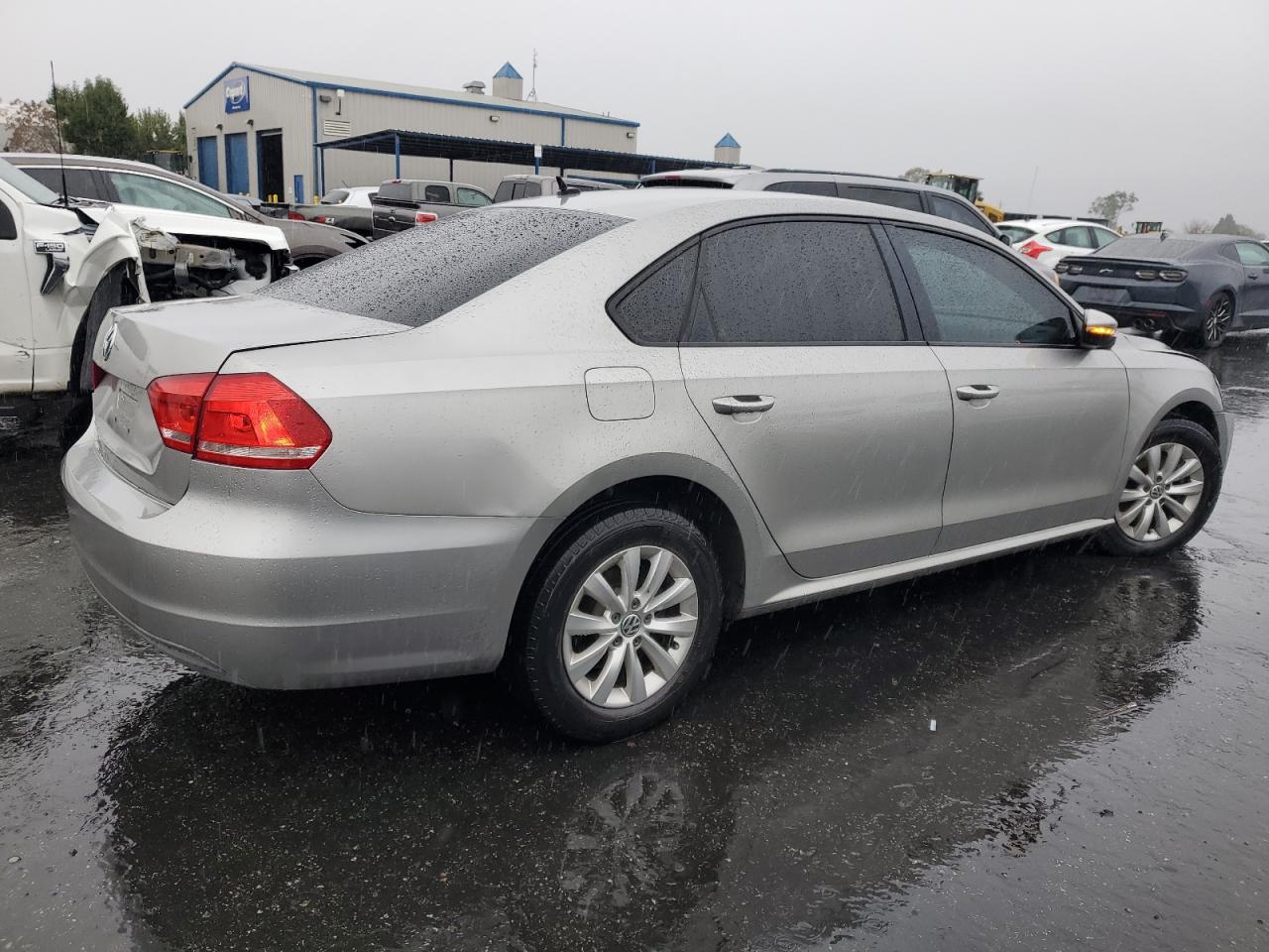 VOLKSWAGEN PASSAT S