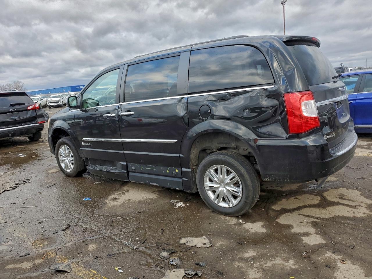 CHRYSLER TOWN & COUNTRY TOURING L