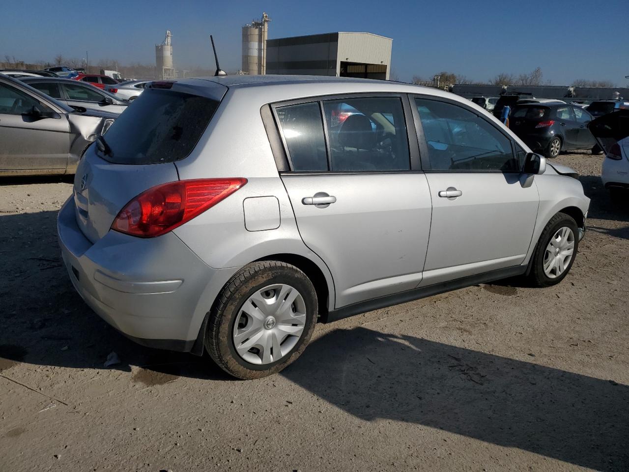 Lot #3301866985 2010 NISSAN VERSA S