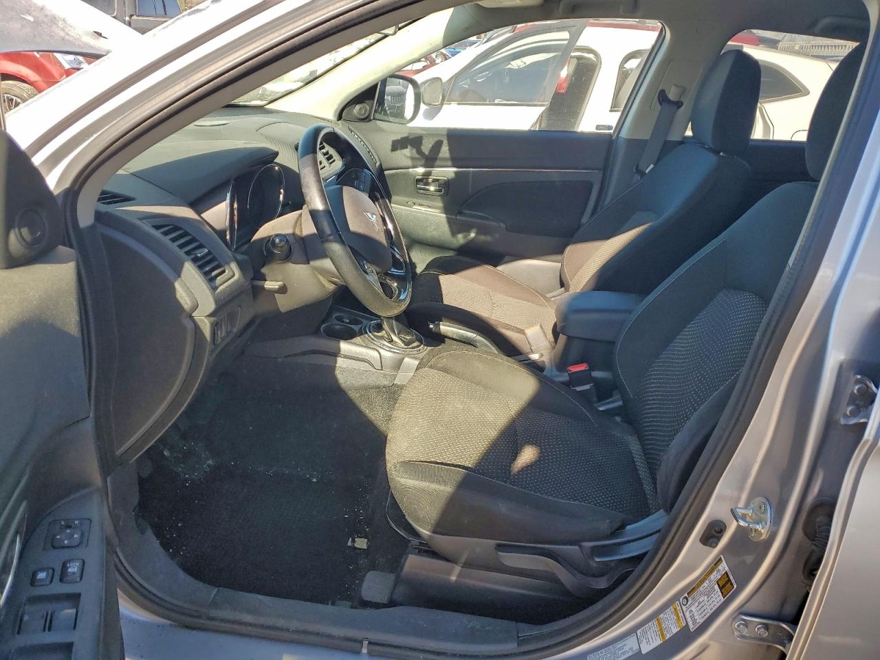 MITSUBISHI OUTLANDER ES